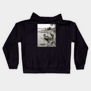 Whitefish Bay Fishing Trip, 1906. Vintage Photo Kids Hoodie